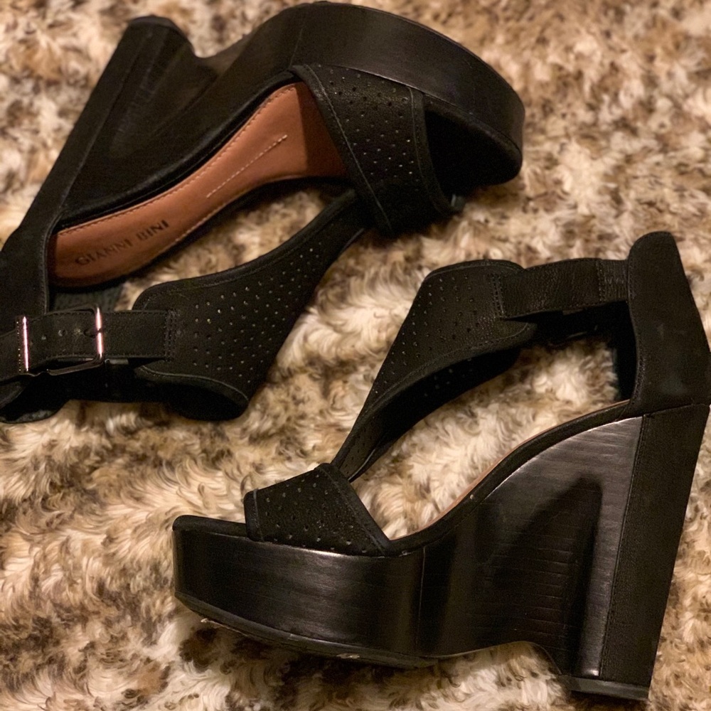 Shoes - Picture 2 of 2